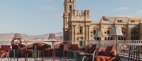 Outdoor pool, open 10 AM to 8 PM, pool umbrellas, sun loungers