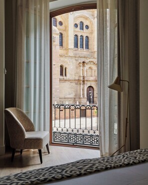 ห้องจูเนียร์สวีท | 1 ห้องนอน, ผ้านวมขนเป็ด, มินิบาร์, ตู้นิรภัยในห้องพัก