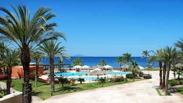 Outdoor pool, pool umbrellas, pool loungers