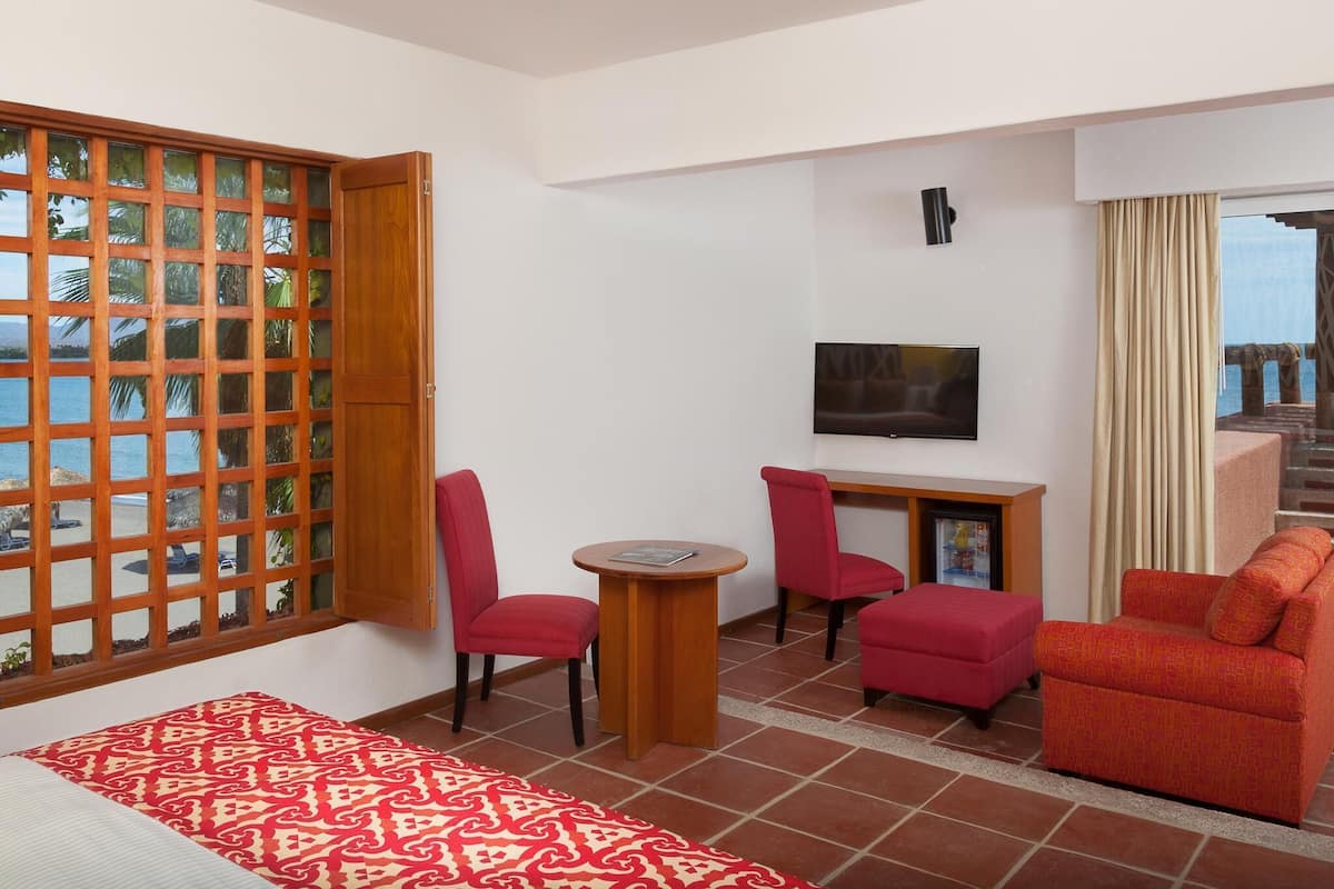 2 bedrooms, in-room safe, blackout curtains, iron/ironing board