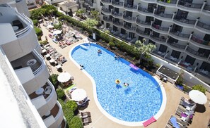 Outdoor pool, pool loungers - Coral California (Arona)