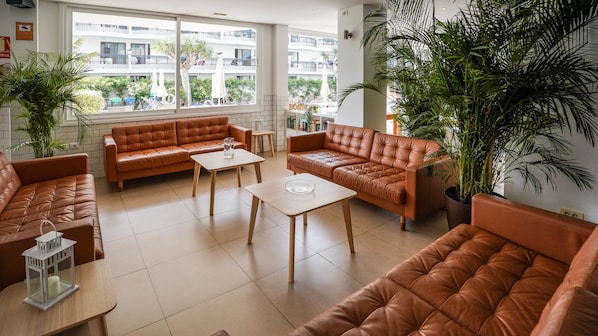 Reception - Coral California (Arona)