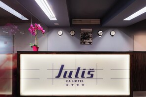 Reception - EA Hotel Juliš (Prague)