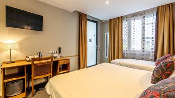 Chambre Triple | Literie de qualité supérieure, bureau