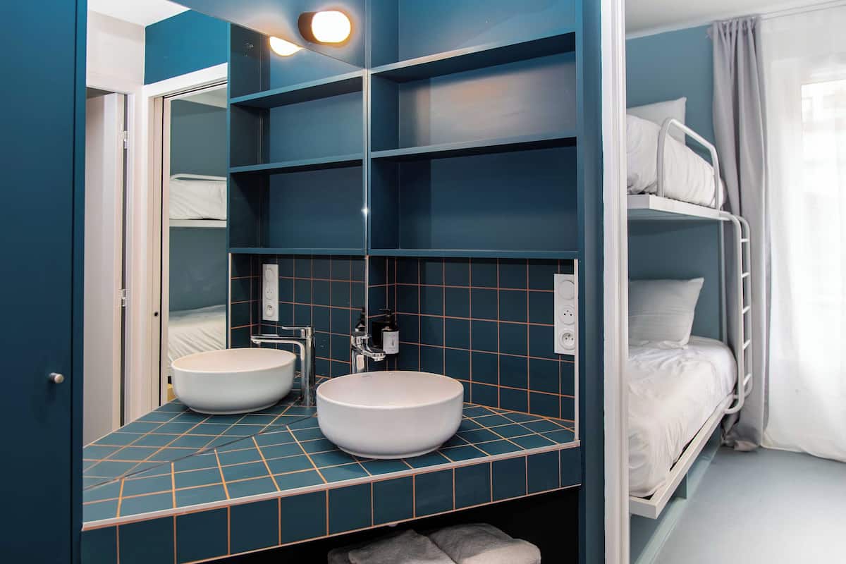 Literie de qualité supérieure, matelas mémoire de forme, bureau