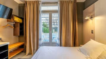 Superior Double Room | Premium bedding, desk, iron/ironing board, free WiFi