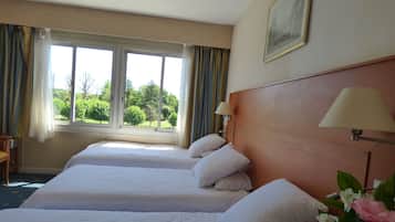 Comfort Triple Room | 2 bedrooms, desk, soundproofing, free WiFi