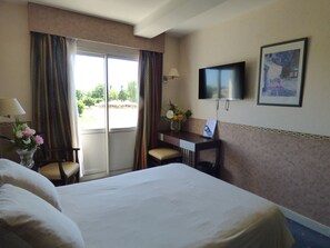 Comfort Double Room | Desk, soundproofing, free WiFi, bed sheets