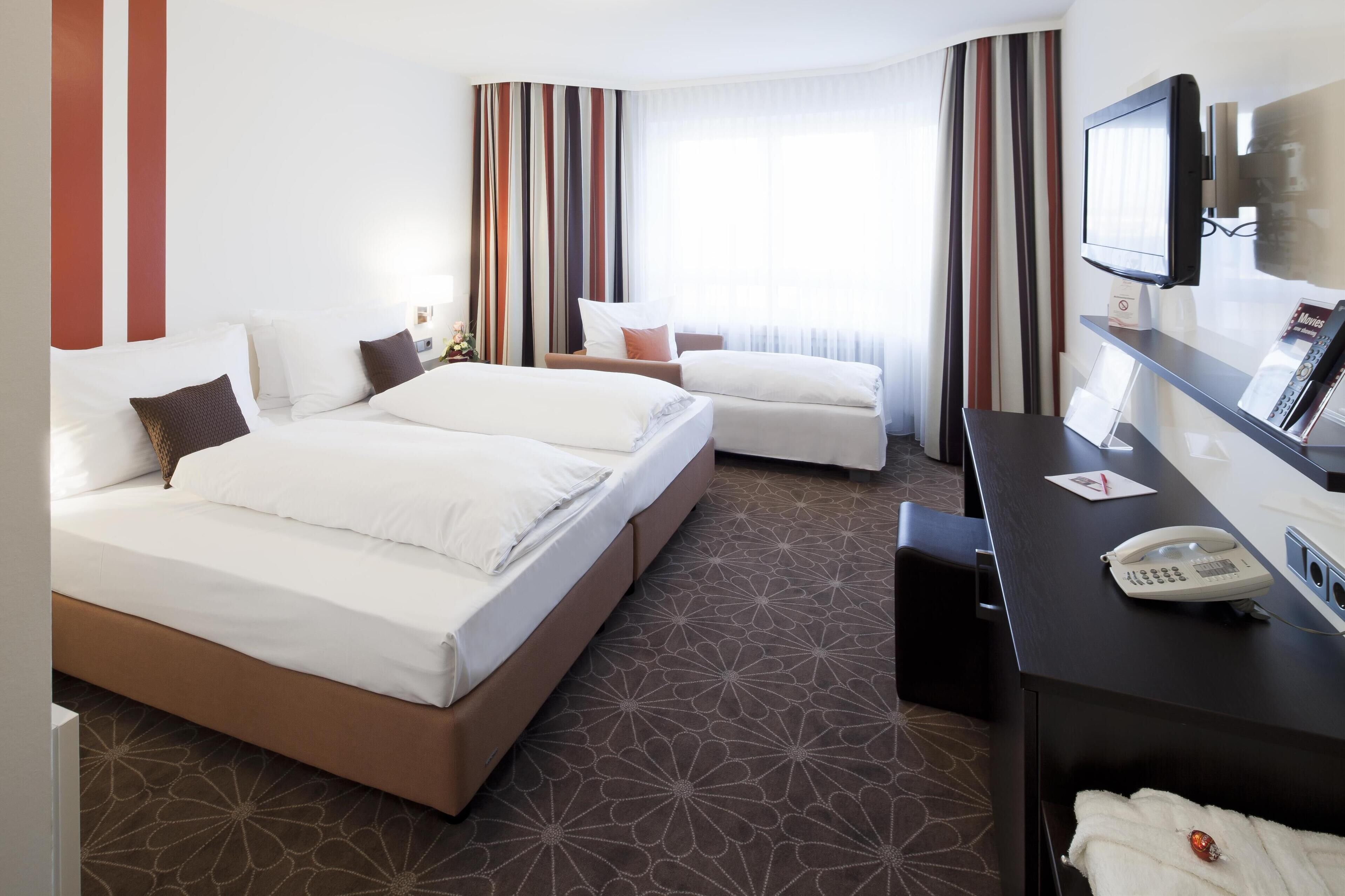 1 bedroom, premium bedding, pillow-top beds, in-room safe