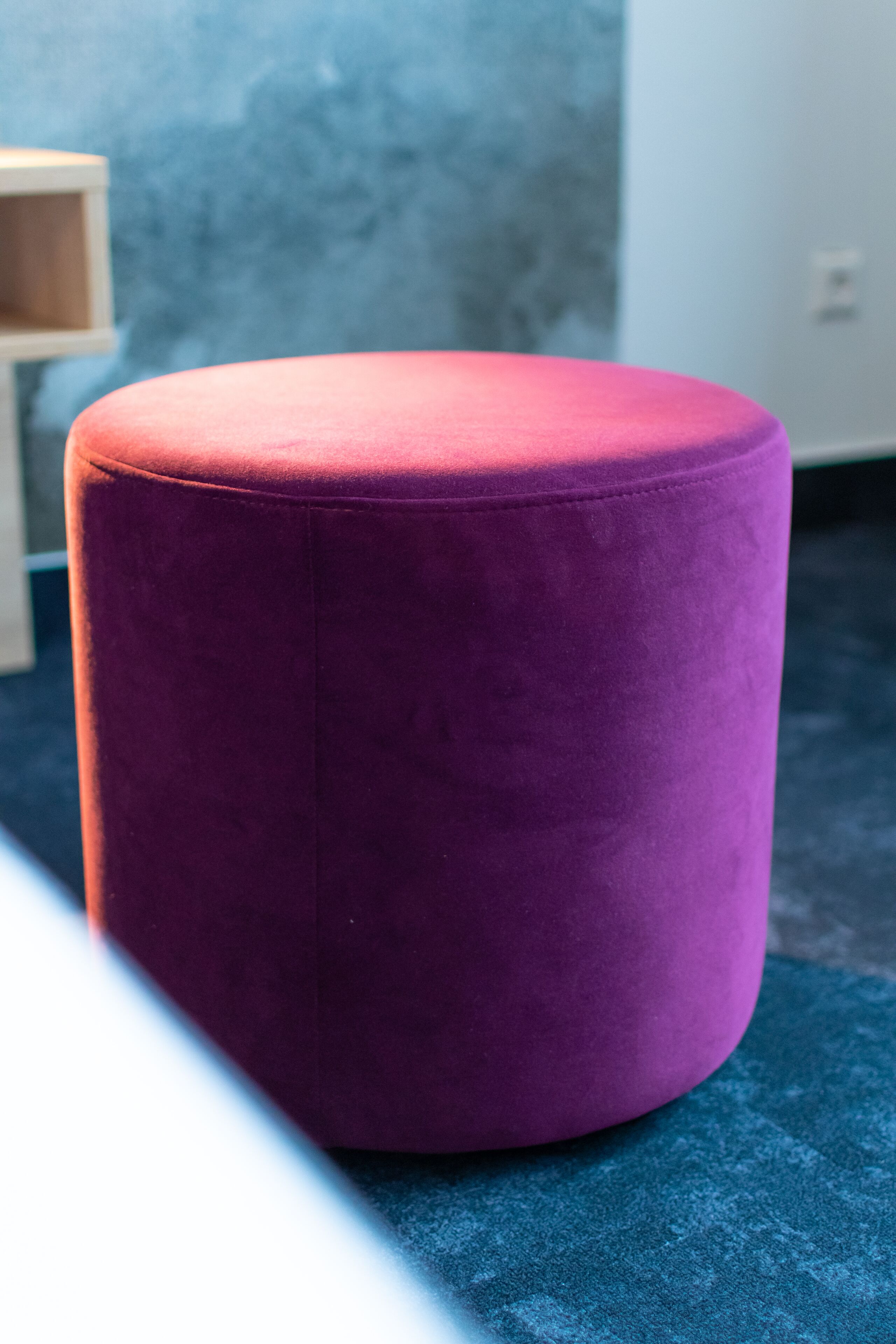 1 bedroom, desk, laptop workspace, soundproofing