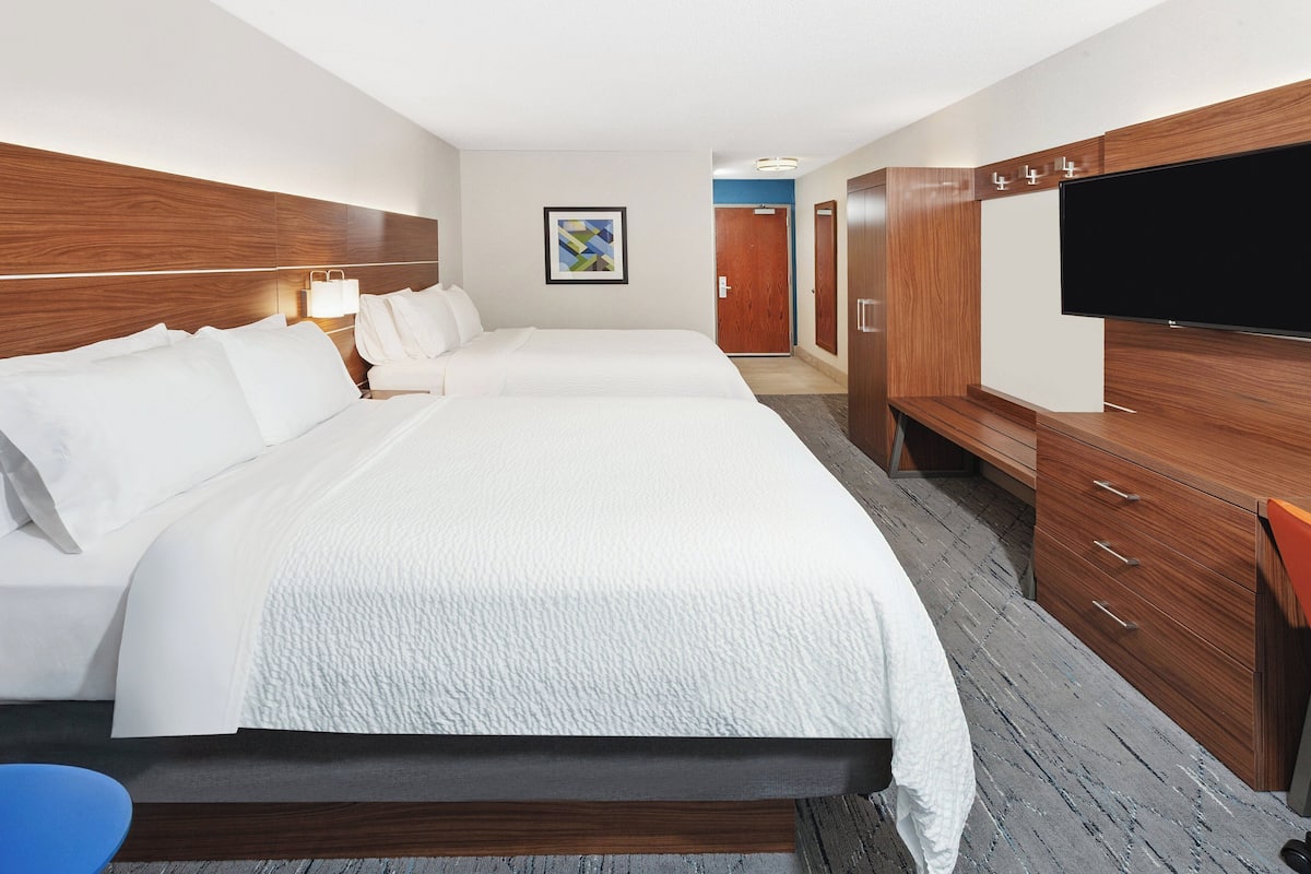 In-room safe, desk, iron/ironing board, free WiFi