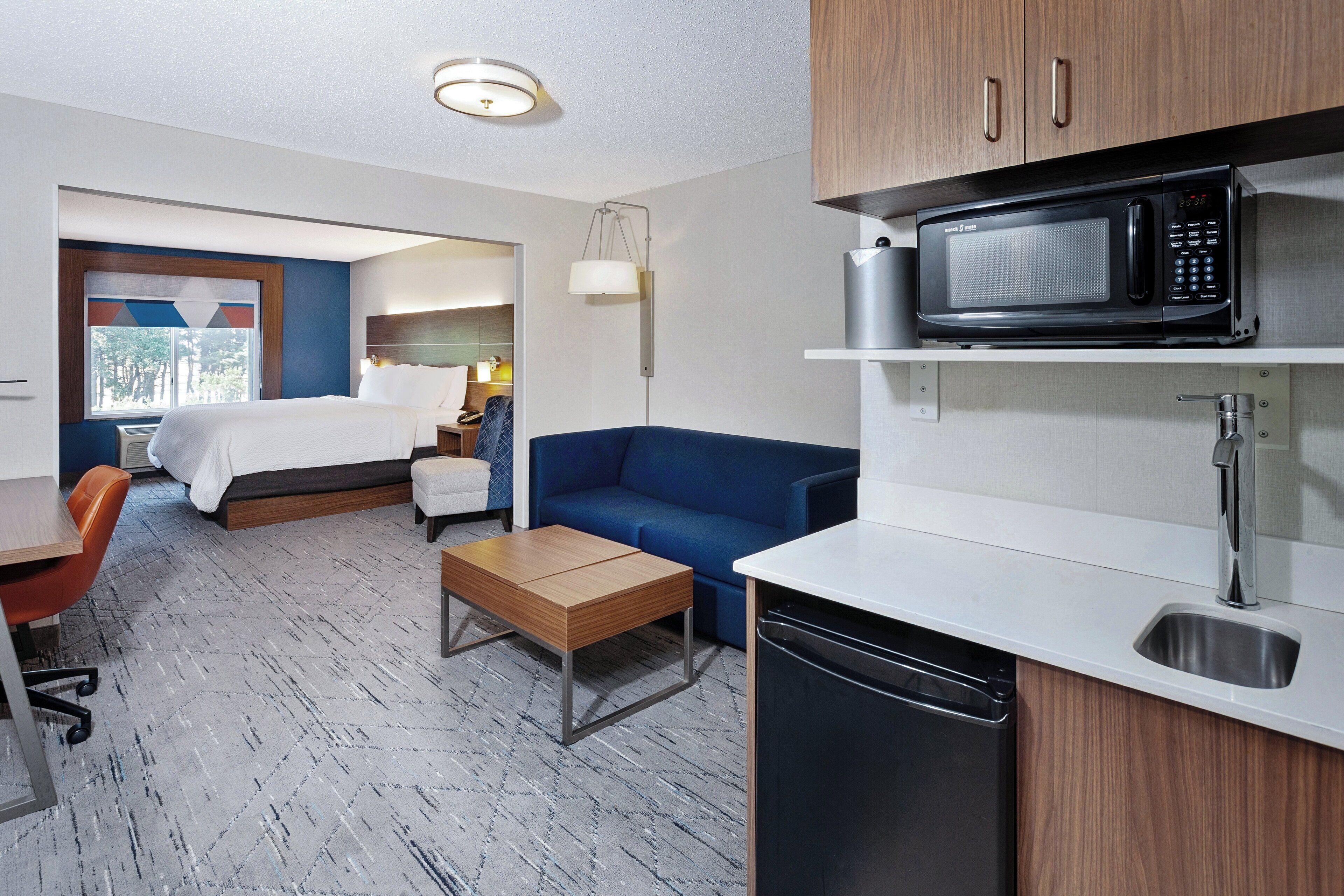 セーフティボックス (室内)、デスク、アイロン / アイロン台、WiFi (無料)