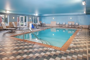 Una piscina cubierta