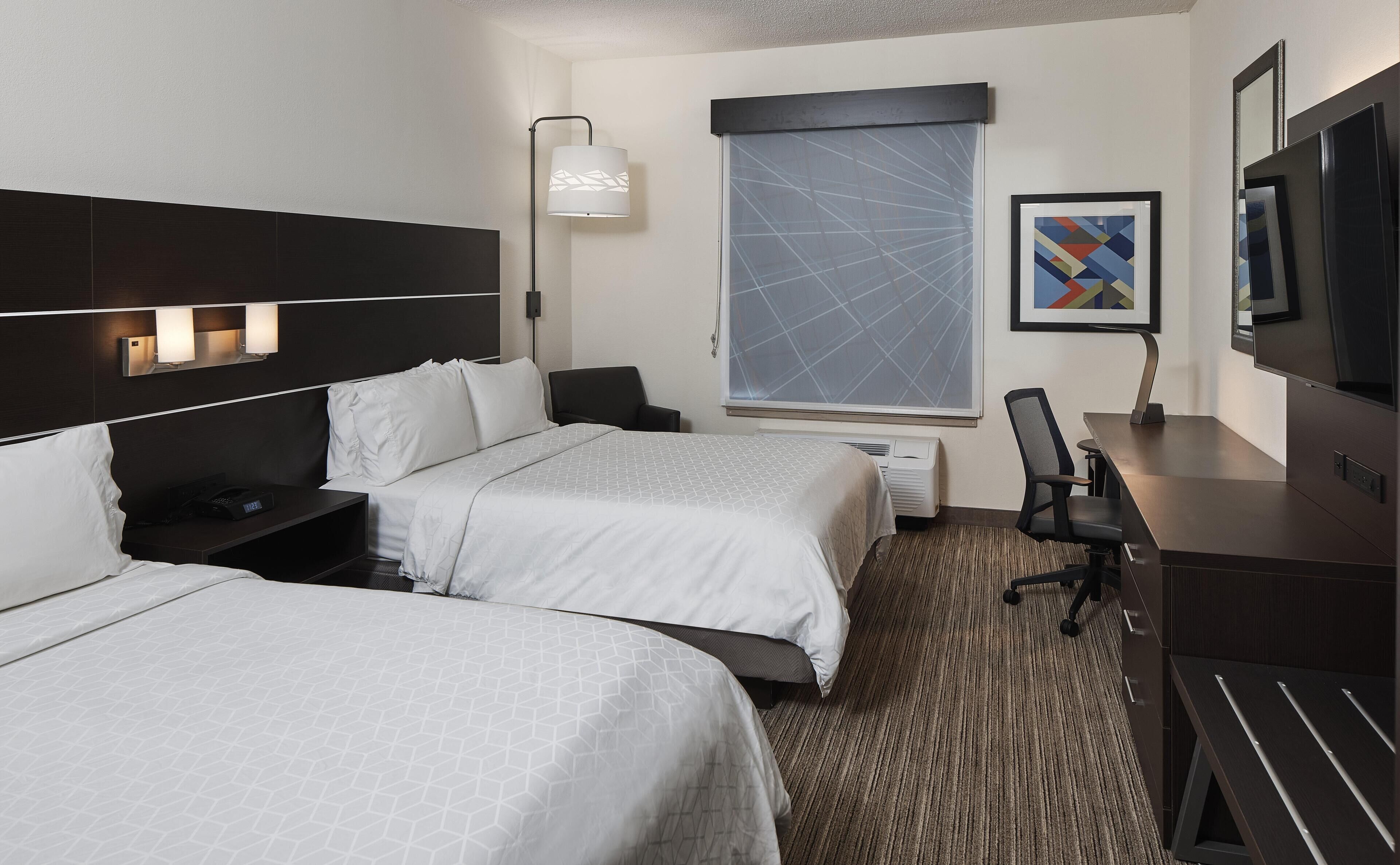 Schreibtisch, laptopgeeigneter Arbeitsplatz, Verdunkelungsvorhänge