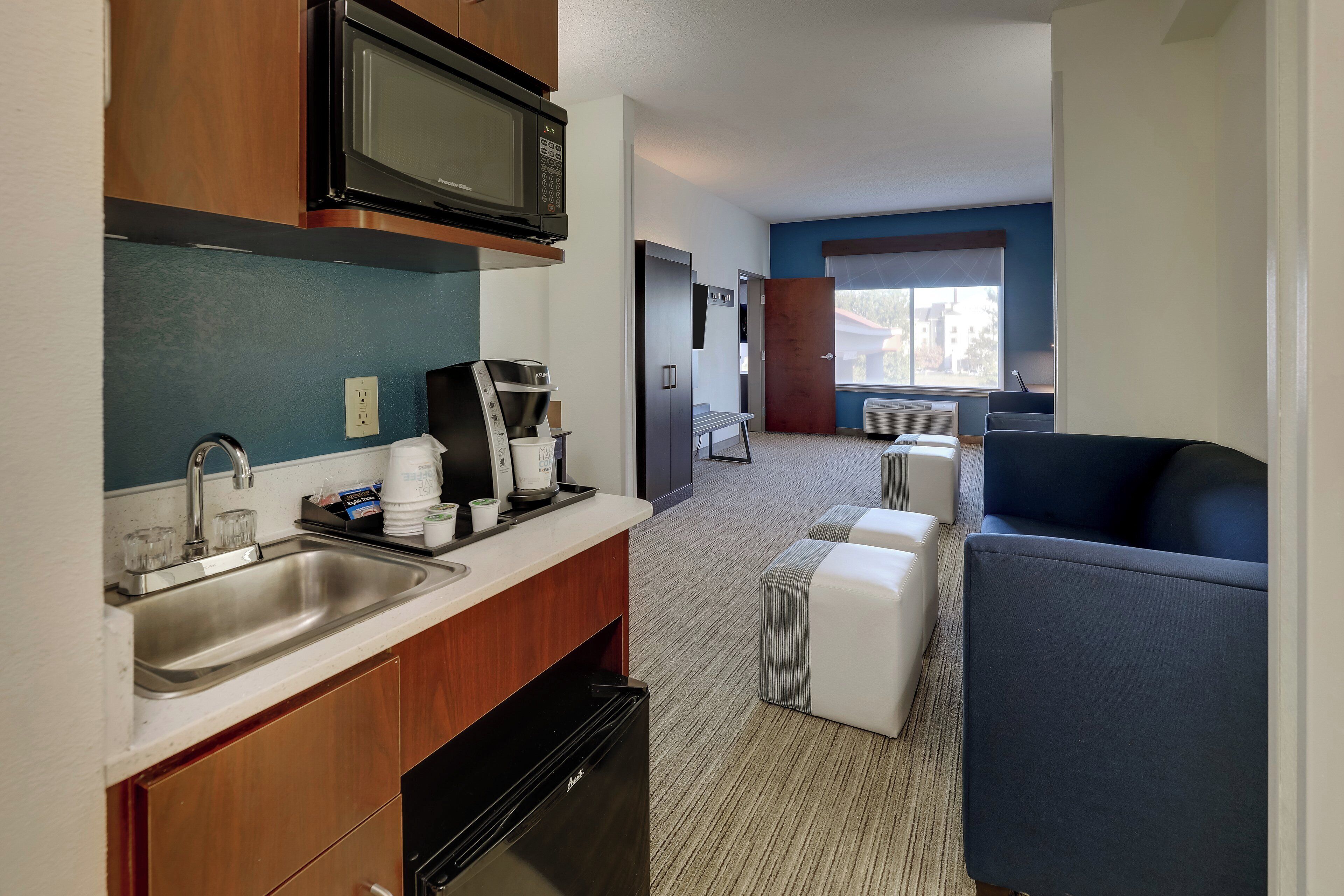 suite, multiple beds | 1 bedroom, desk, laptop workspace, blackout curtains