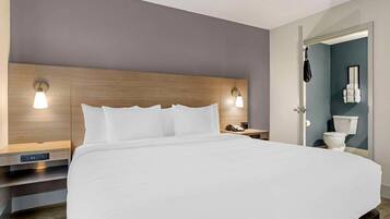 Tempur-Pedic-Betten, Schreibtisch, laptopgeeigneter Arbeitsplatz