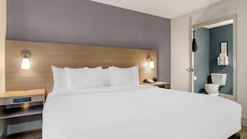 Tempur-Pedic-madrasser, skrivbord och arbetsyta för laptop