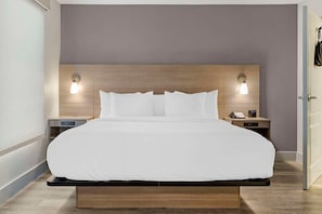 Room, 1 King Bed, Non Smoking | Tempur-Pedic beds, desk, laptop workspace, blackout drapes - The Angler Hotel Livingston, an Ascend Collection Hotel (Livingston)