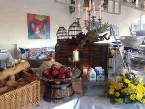 Free daily buffet breakfast  - Løgstør Parkhotel (Logstor)