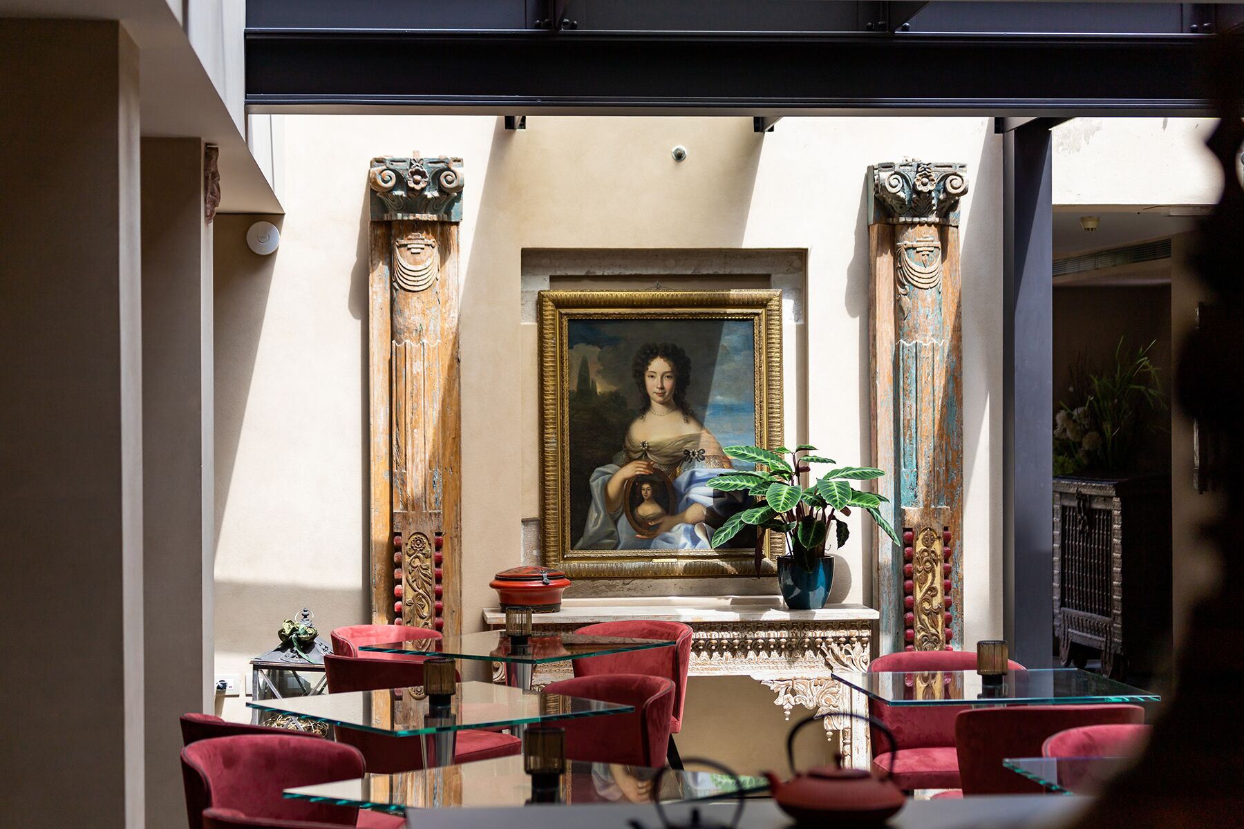 daily cooked-to-order breakfast (eur 20 per person)