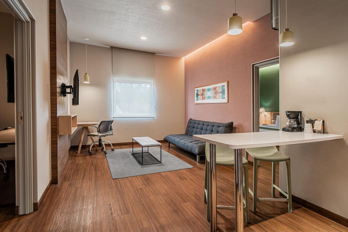 Suite, 2 Bedrooms, Non Smoking