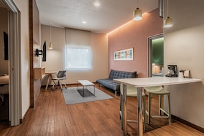 Suite, 2 Bedrooms