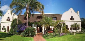 Exterior - Somerton Manor (Cape Town)