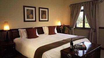 Classic Twin Room (Self Catering) | Down comforters, minibar, in-room safe, desk