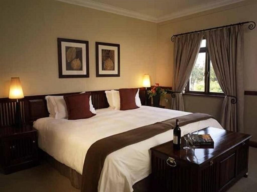 Down comforters, minibar, in-room safe, desk