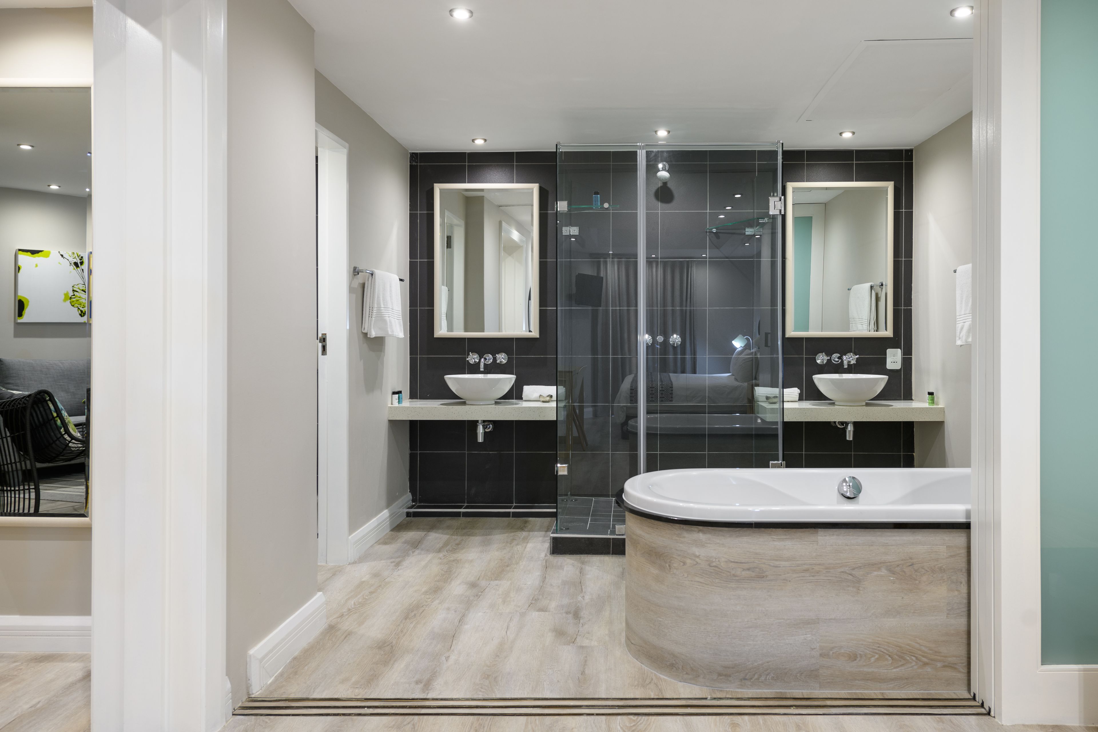 Suite | Bathroom shower