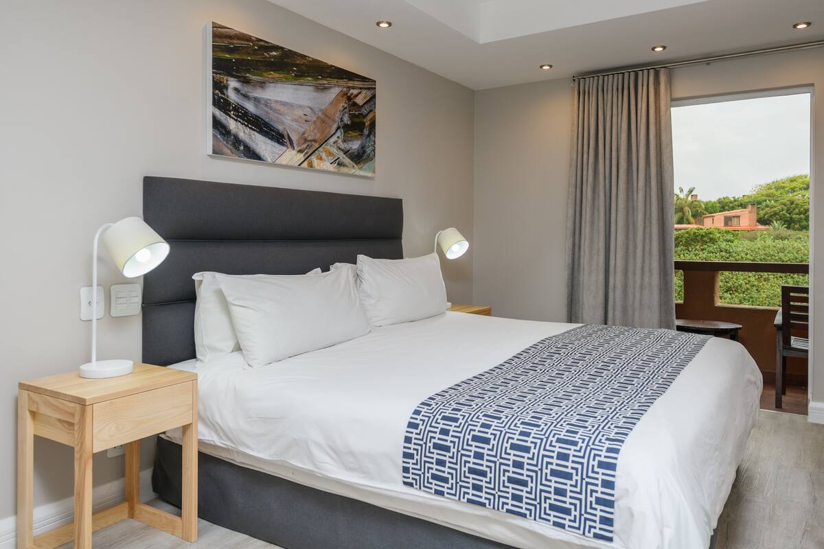 Phòng Suite | Minibar, két bảo mật tại phòng, bàn, phòng cách âm 