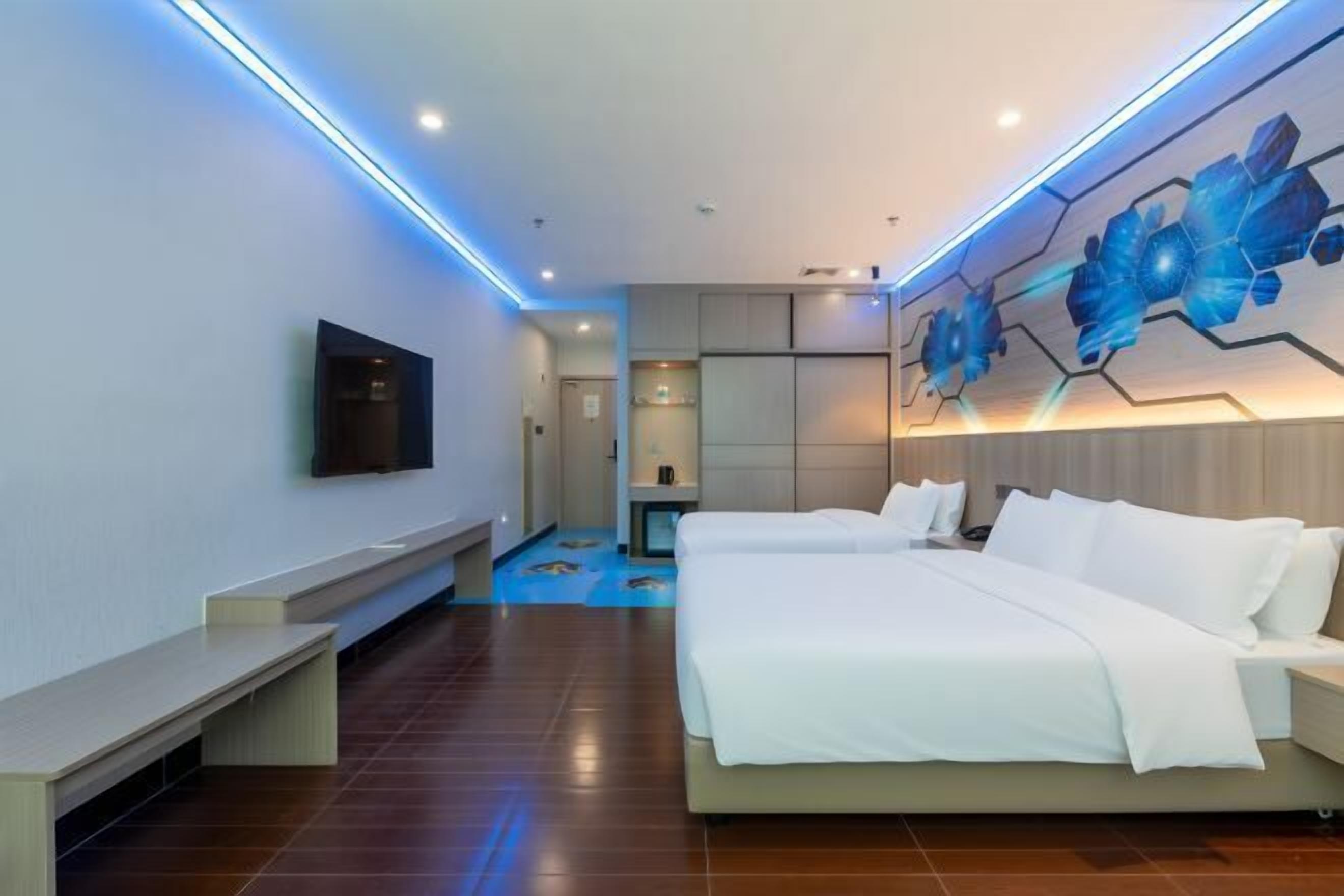 Internet, alarm clocks