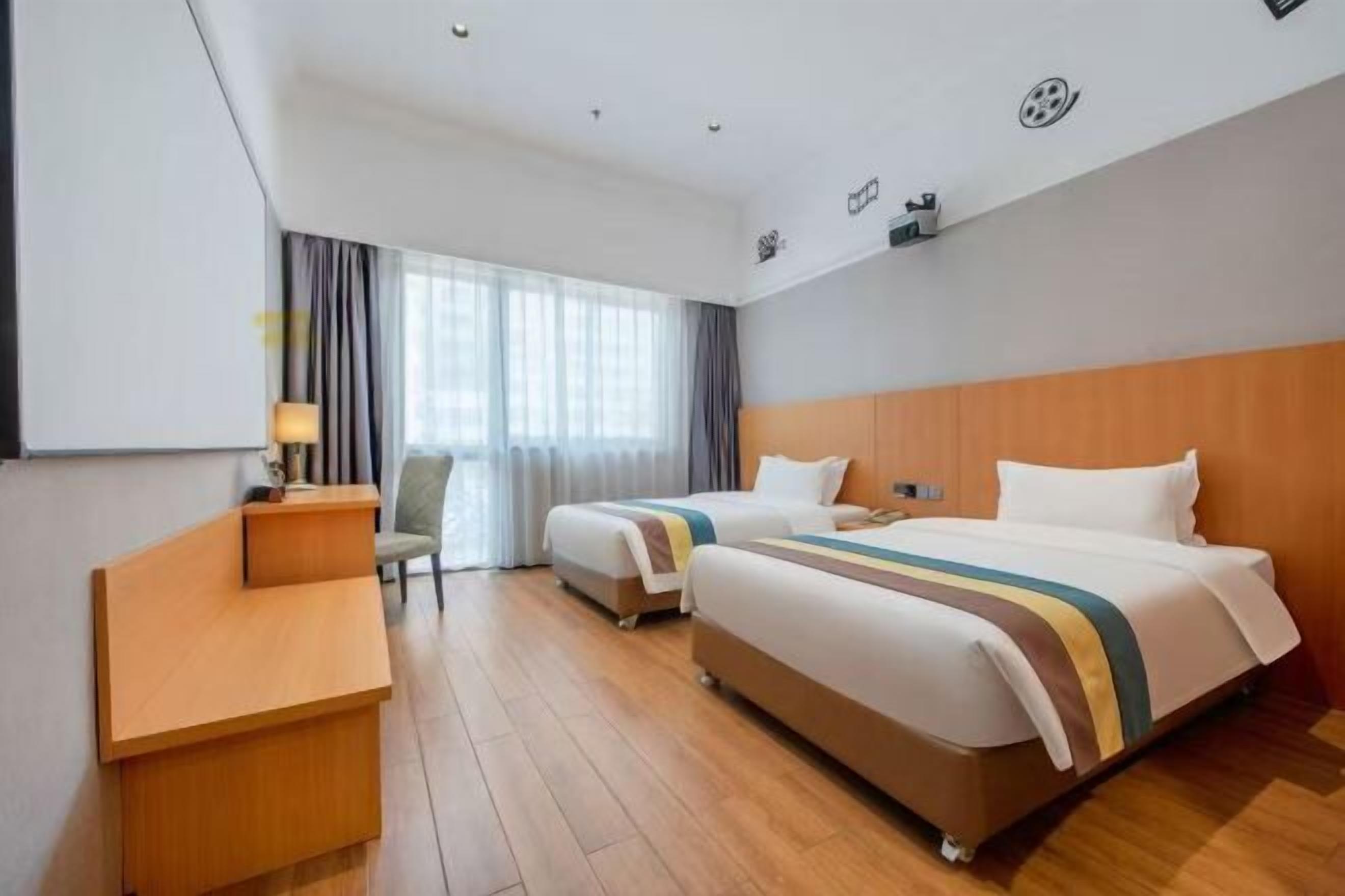 Acceso a internet y despertador 