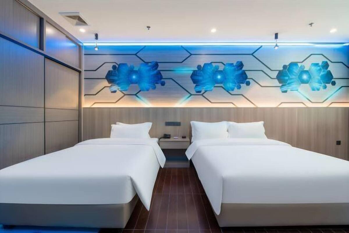 Internet, alarm clocks