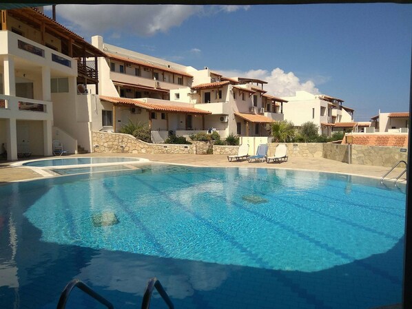 Outdoor pool, pool loungers