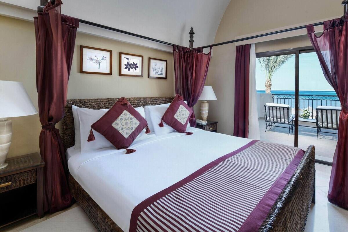 In-room safe, blackout drapes, bed sheets