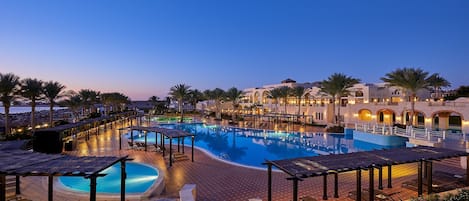 2 outdoor pools, sun loungers