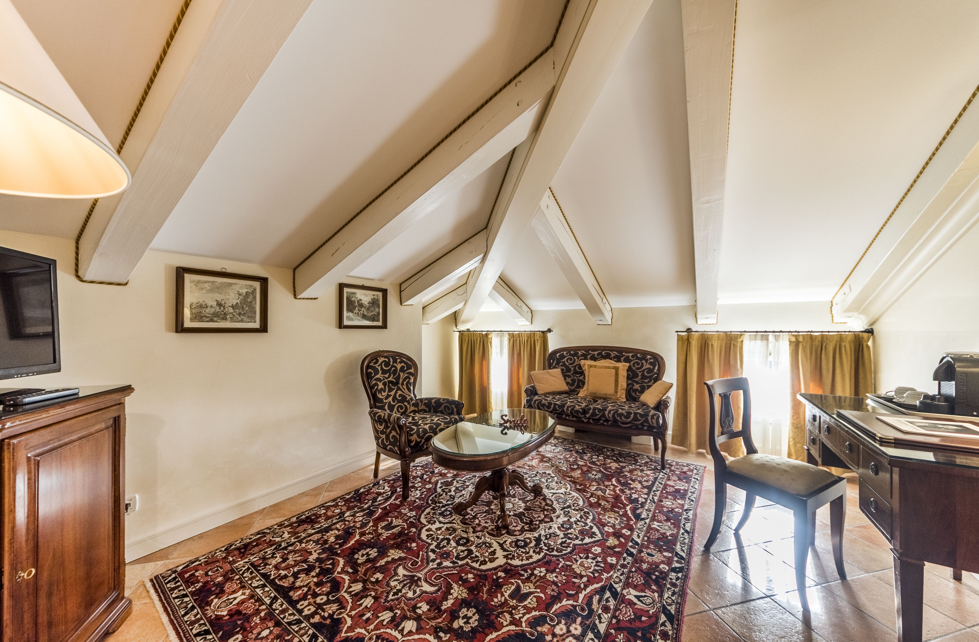 family suite (deluxe) | premium bedding, minibar, in-room safe, desk