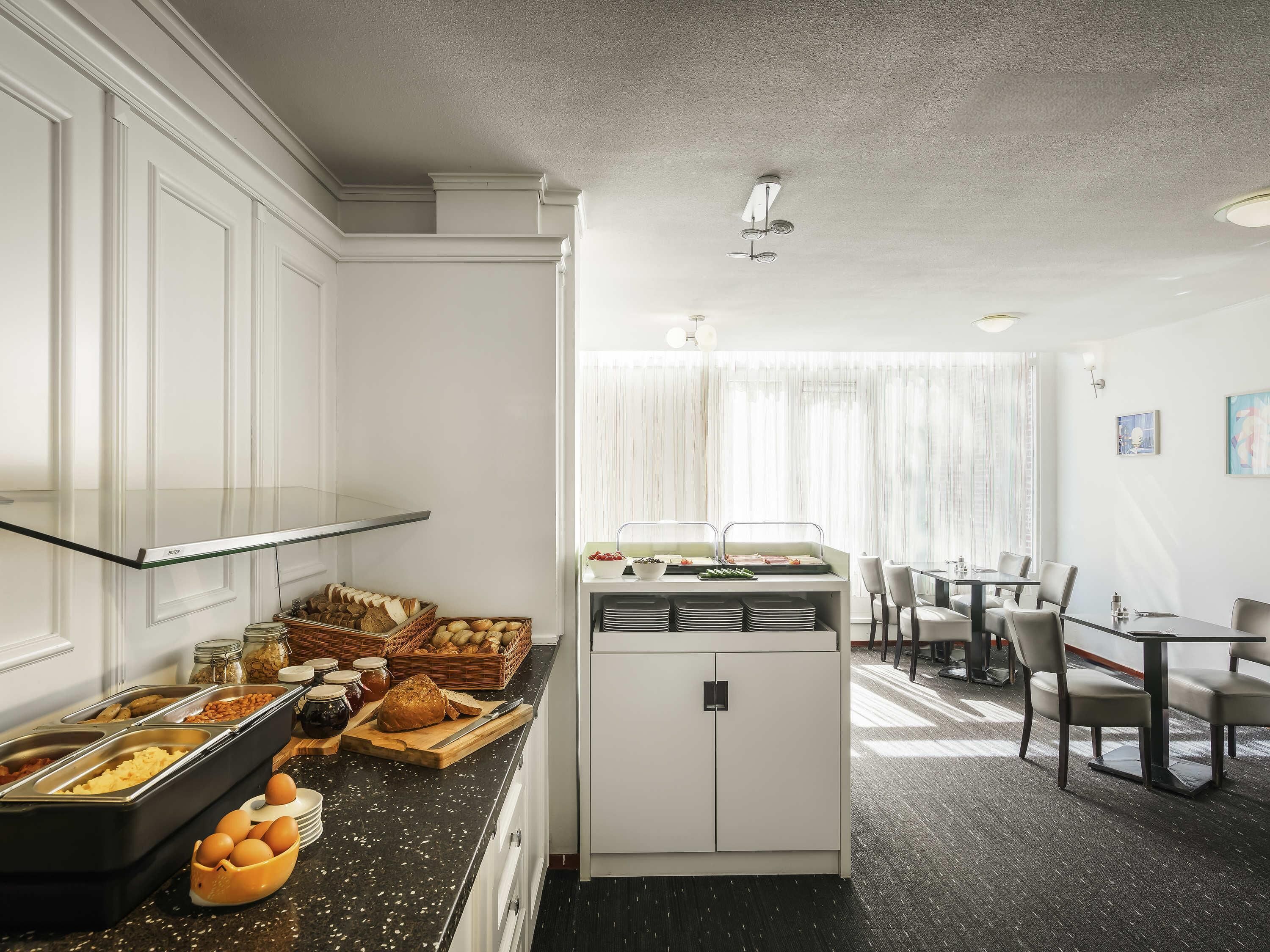 Daily buffet breakfast (EUR 17.5 per person)