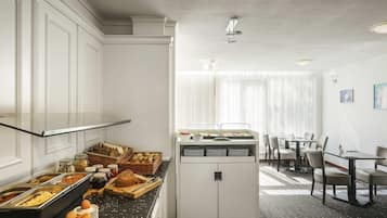 Daily buffet breakfast (EUR 17.5 per person)