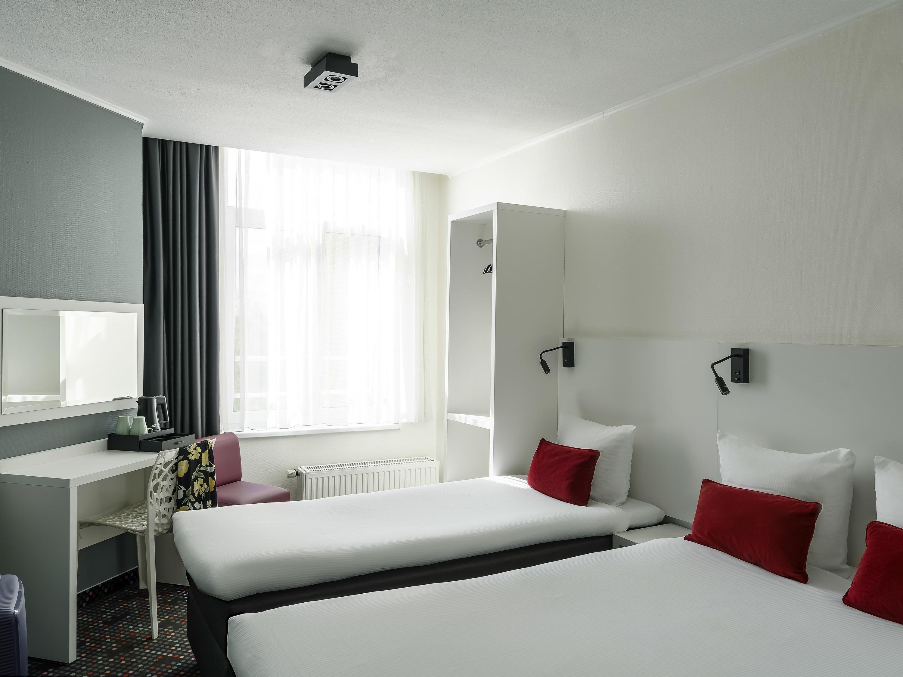 Family Room, Multiple Beds | In-room safe, desk, soundproofing, iron/ironing board