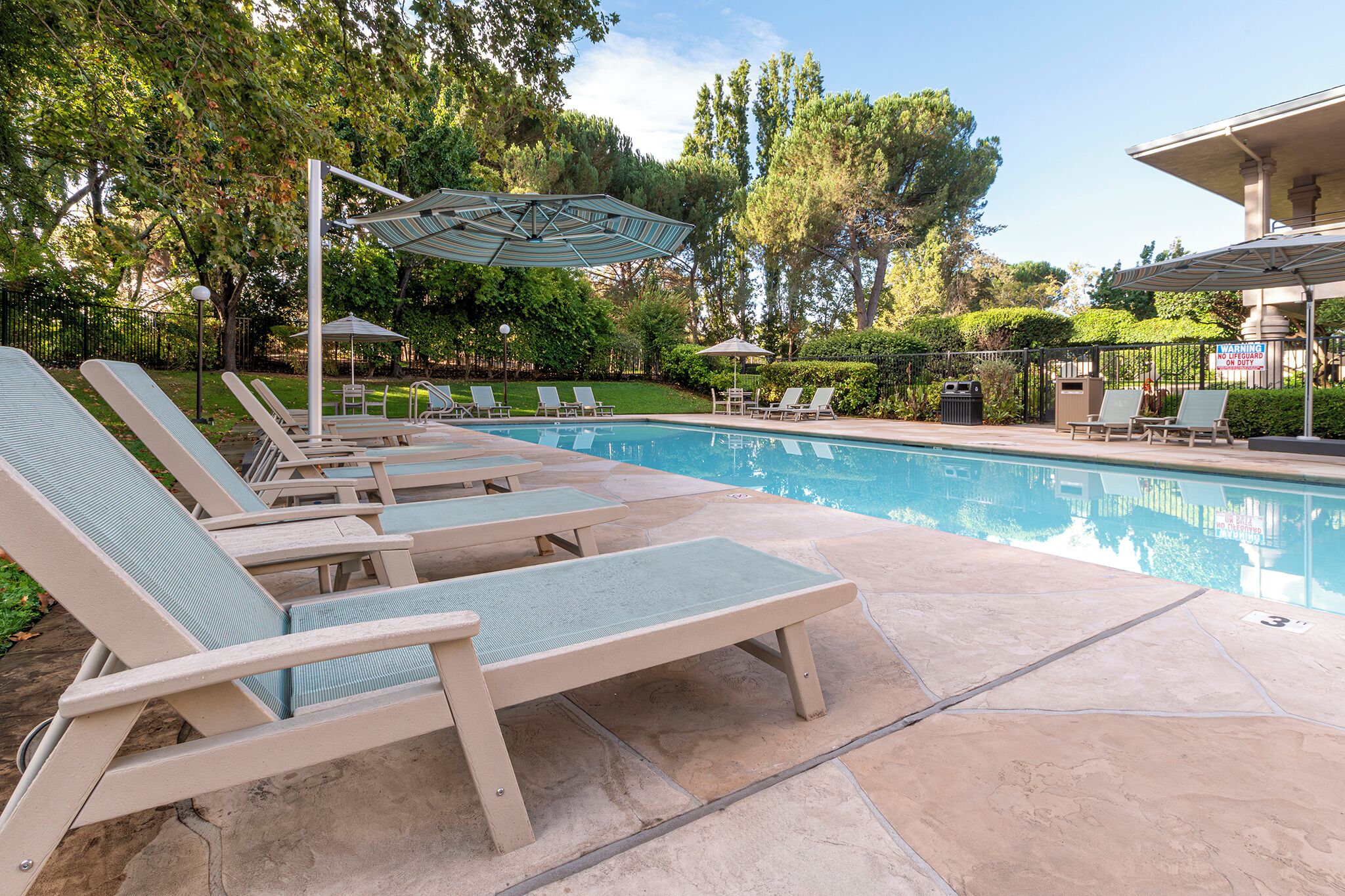 야외 수영장, 온수 수영장