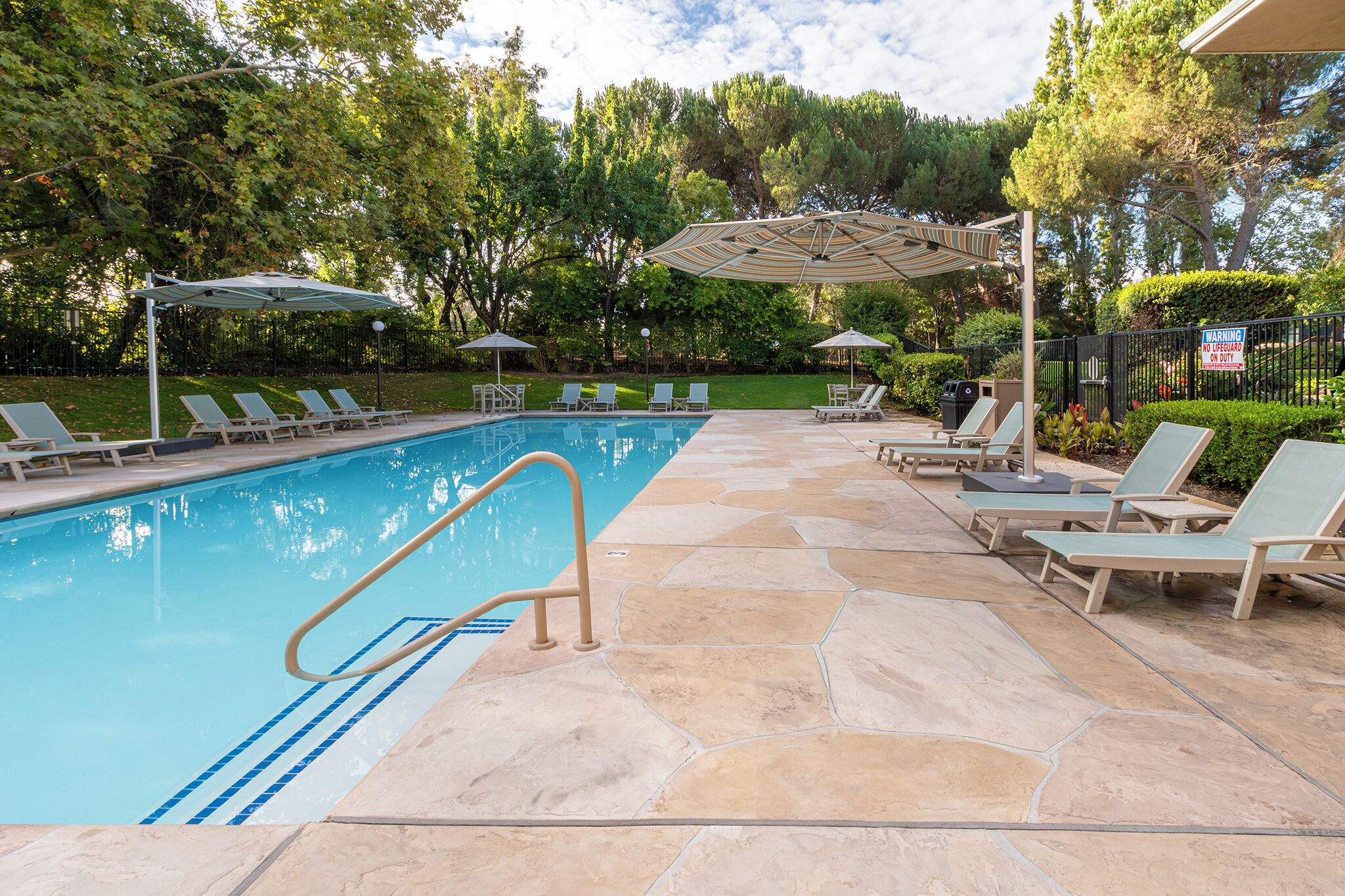 屋外プール、温水プール