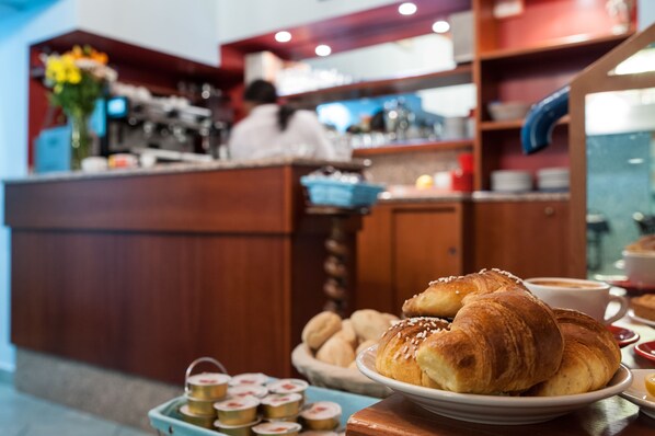 Bar (on property) - Hotel The Best (Milan)