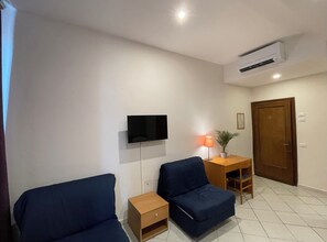 Comfort Twin Room | Down comforters, memory foam beds, desk, laptop workspace - Hotel Leopolda (Florence)