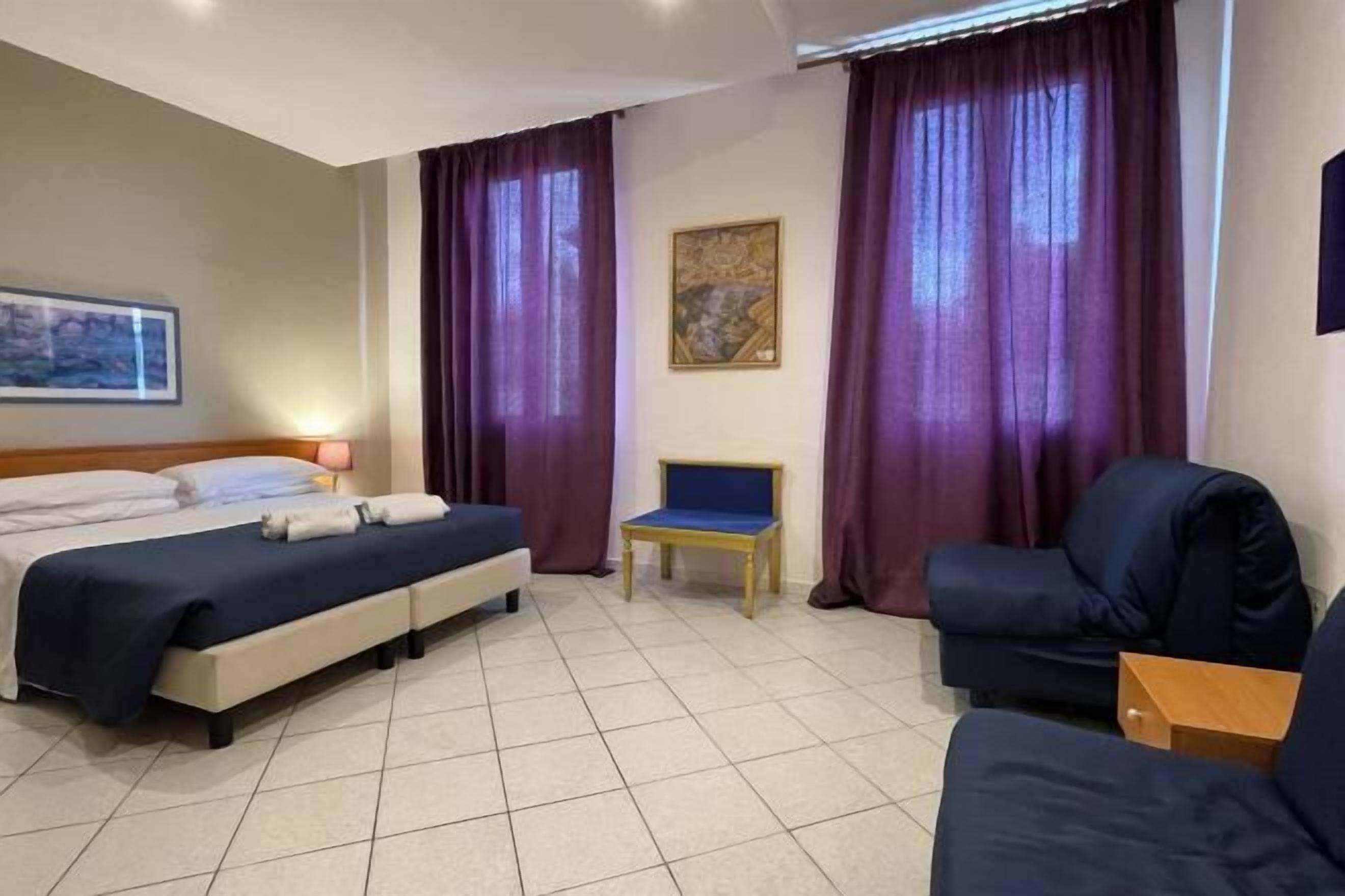 Couette en duvet d'oie, matelas mémoire de forme, bureau