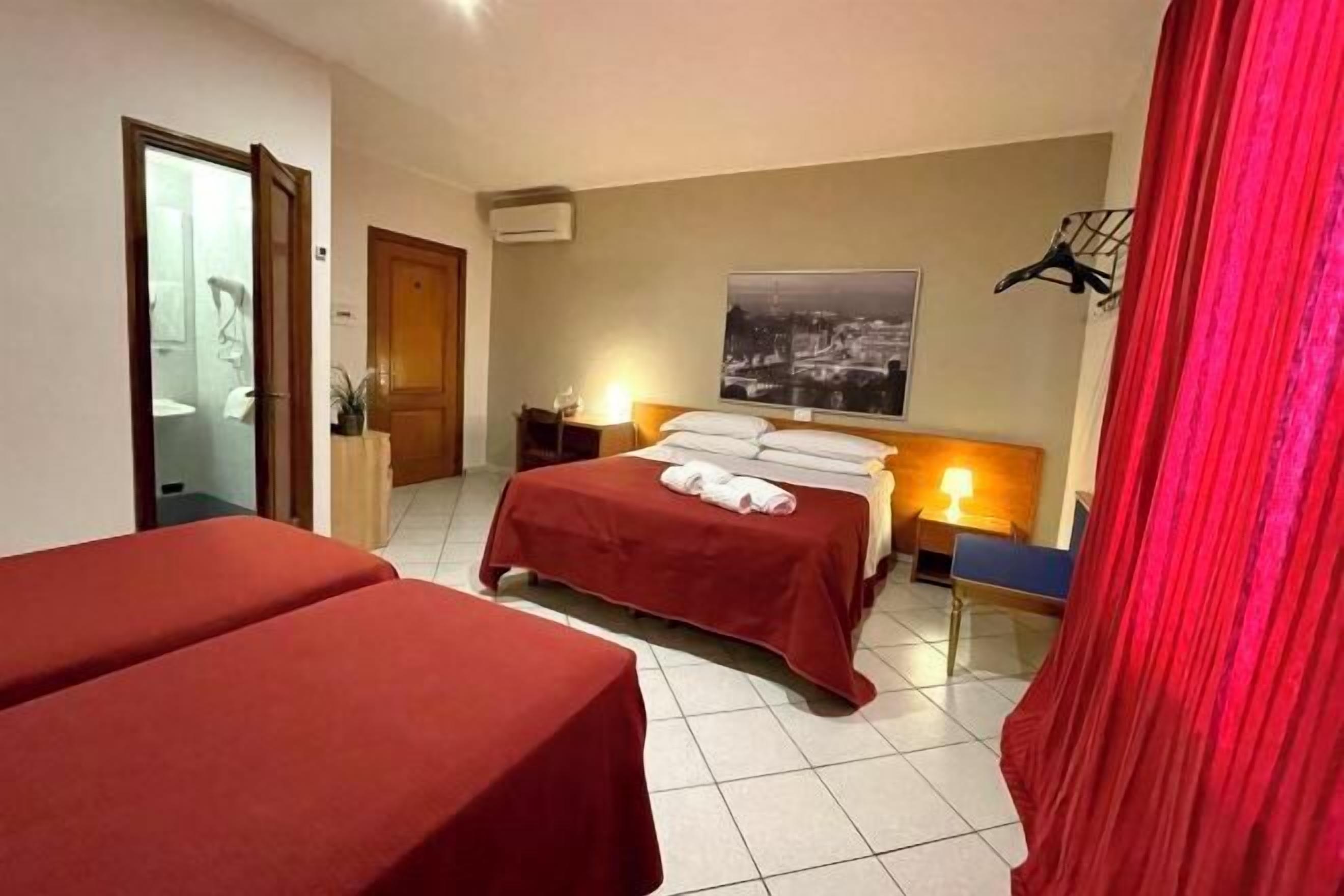 Couette en duvet d'oie, matelas mémoire de forme, bureau