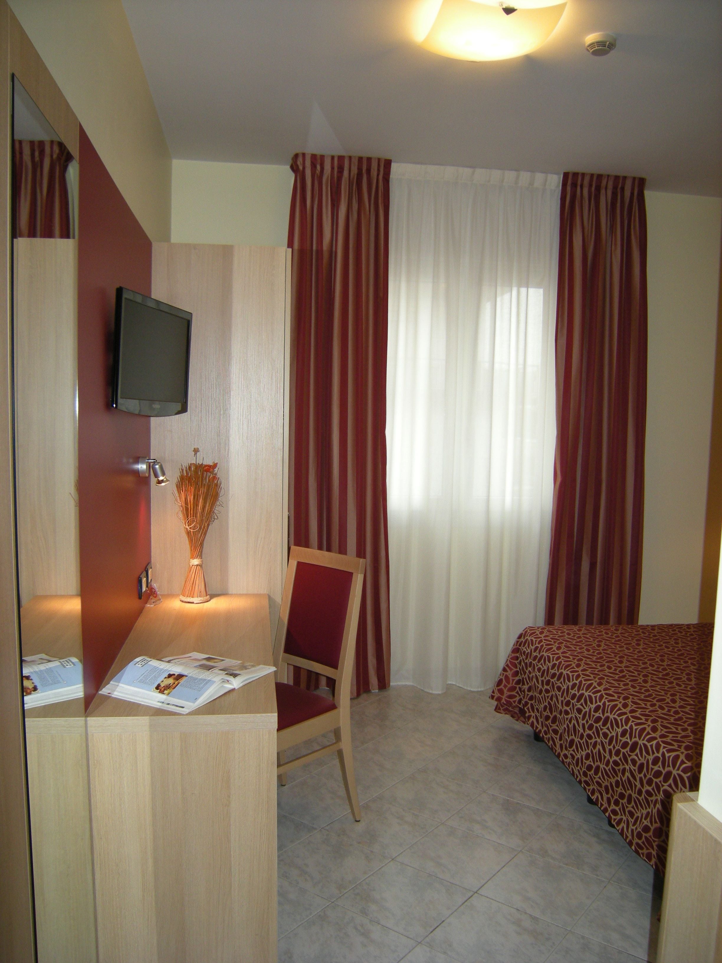 double or twin room | down duvets, select comfort beds, in-room safe, desk