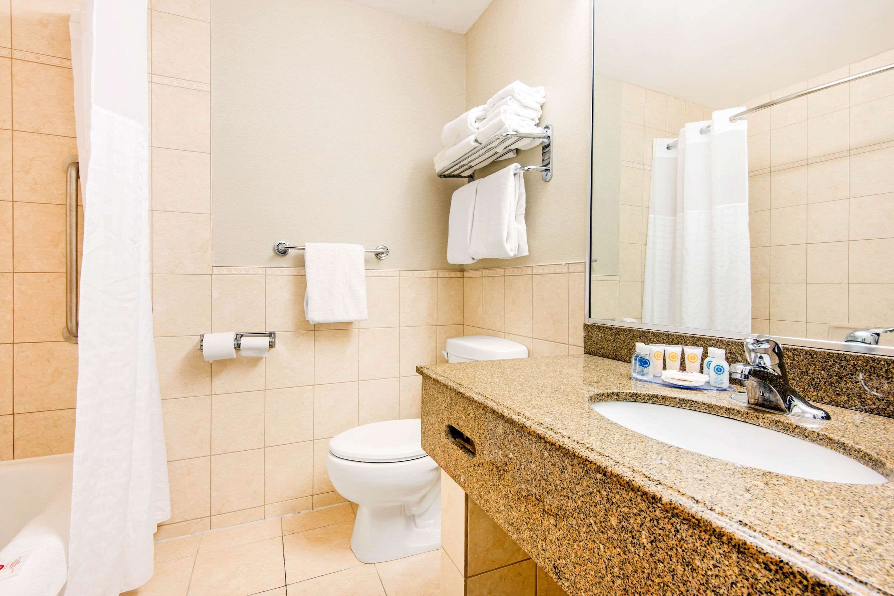 Photo - Comfort Inn Fallsview