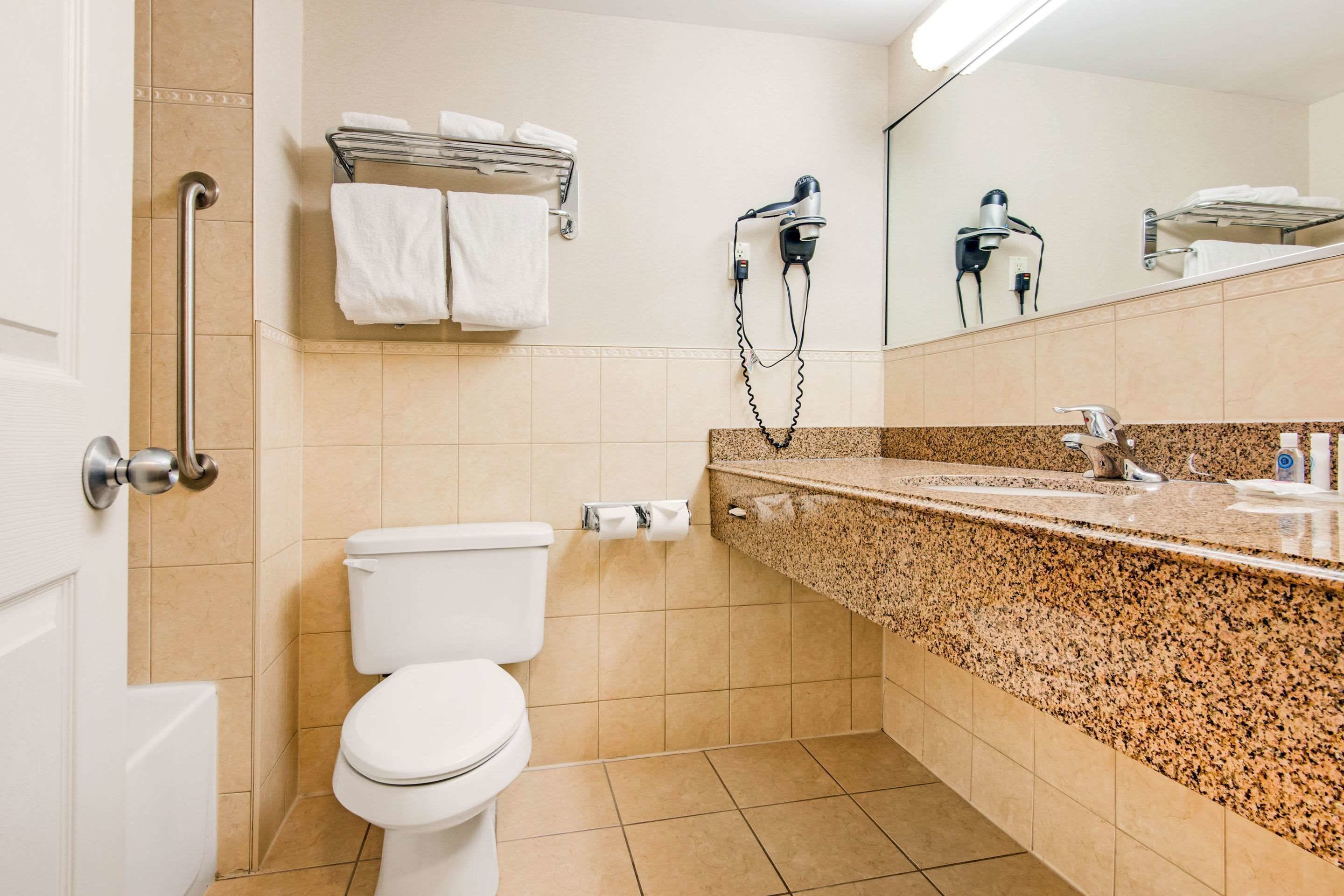 Photo - Comfort Inn Fallsview